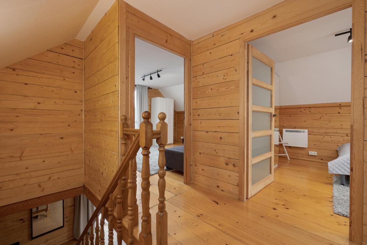 Family Vacation House With Garden & Parking By Noclegi Renters Zastan Eksteriør billede