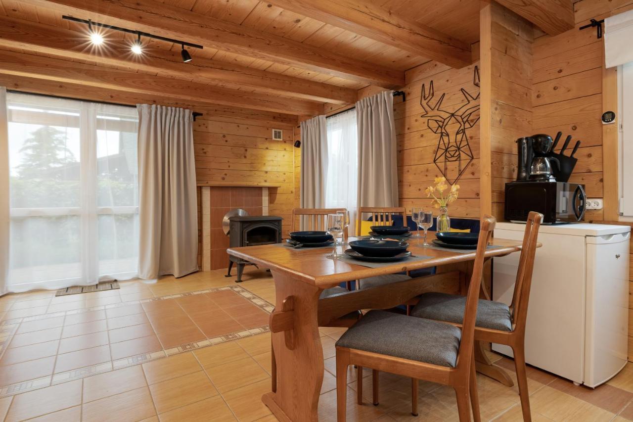 Family Vacation House With Garden & Parking By Noclegi Renters Zastan Eksteriør billede