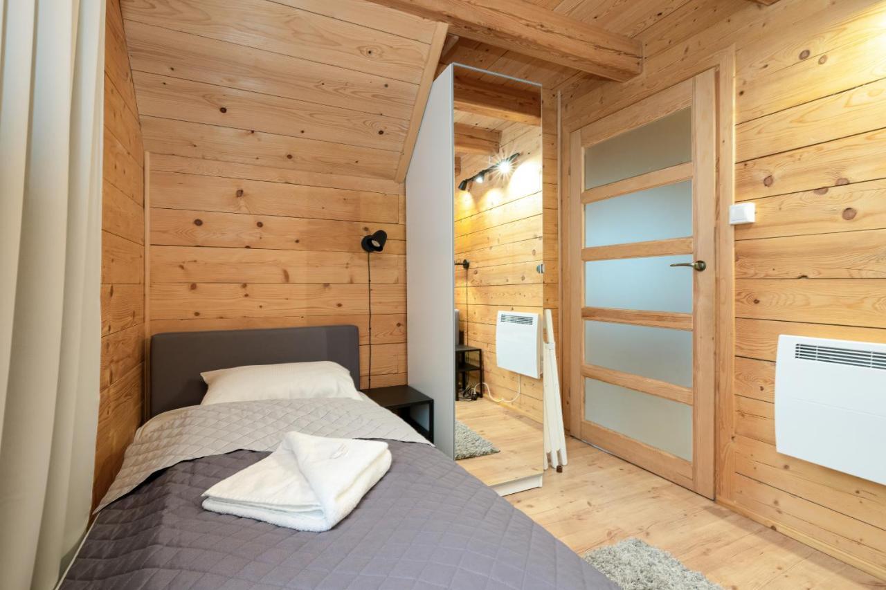 Family Vacation House With Garden & Parking By Noclegi Renters Zastan Eksteriør billede